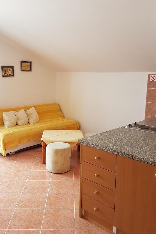 Apartments With A Parking Space Soline, Krk - 18787 Dobrinj Εξωτερικό φωτογραφία